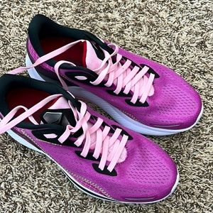 Saucony Endorphin Shift 2 Size 6.5 Razzle Limelight Style S10689-30